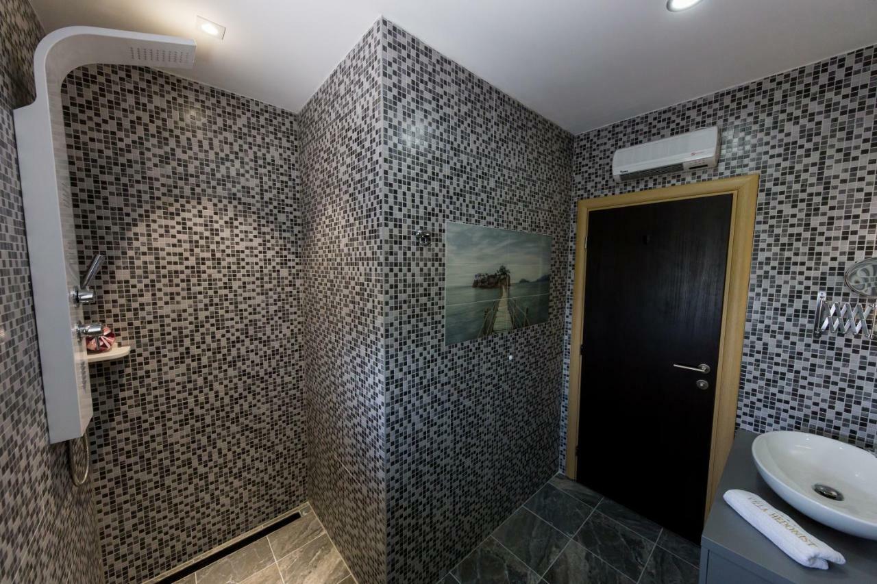 Villa Hedonist Seget Vranjica Exterior photo